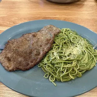 Bistec with pasta verde