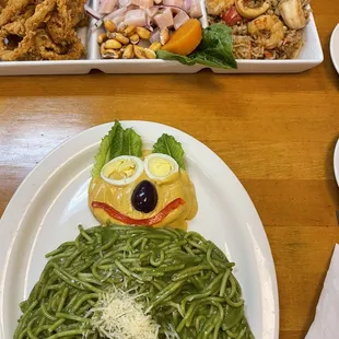 Tallarines verdes . Ceviche. Creative plate. That's about it.