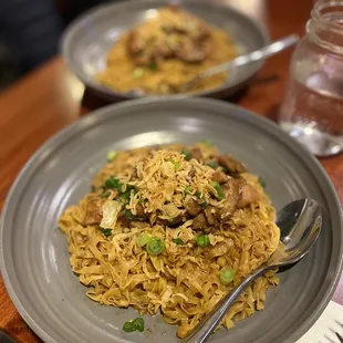 Burmese Garlic Noodle Chicken