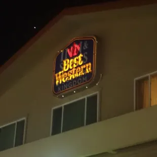 I almost thought we came back to the wrong place because during the day the sign is different from the night sign.....