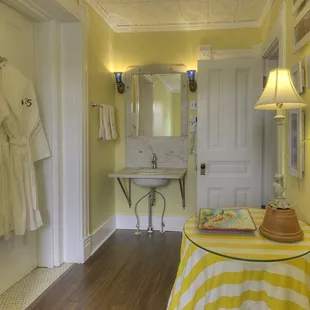 Private Bath for &quot;Rose Room&quot;