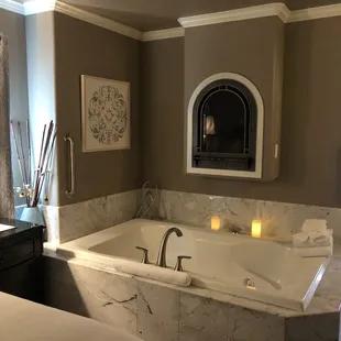 In room tub for 2 with fireplace