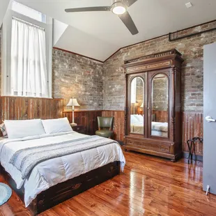 Mayor Capdevielle room