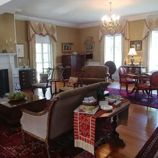 Living room where wine &amp; cheese is served