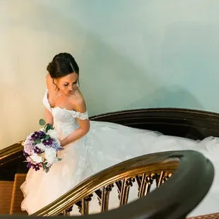 Beautiful staircase allows the long train to be featured, photography by Media Lewandowski, July 2021