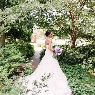 Secret garden bridal shots on the grounds, photography by Media Lewandowski, July 2021