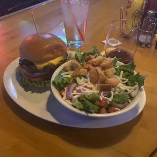 Burger/salad