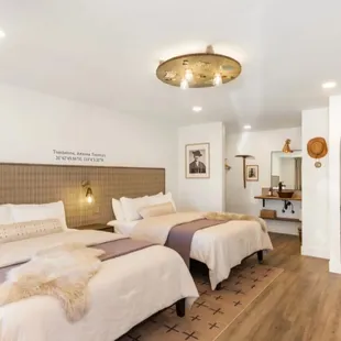Deluxe Queen room