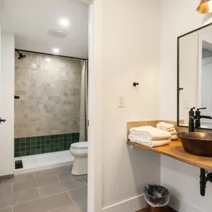 Bathroom, free standing shower