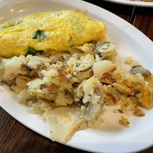 Veggie Omelette with Home Fries ($9)