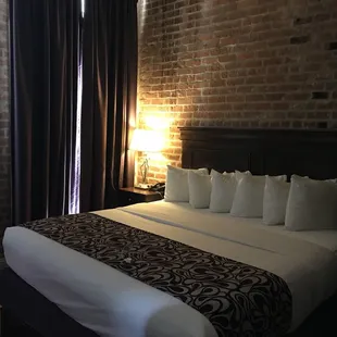 2 bdrm suite, 1st bdrm with King bed