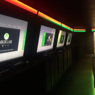 4 55 inch screens surround sound