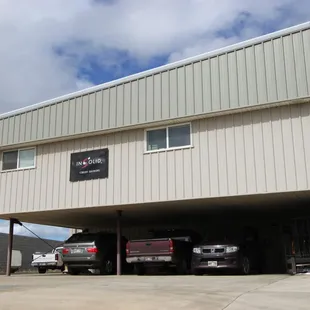 Showroom, Office &amp; Shop in Waipahu