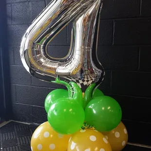 40" number balloon tower