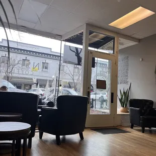 Front sitting area