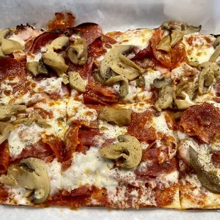 6 MVP Finals Pizza (hot capicola, prosciutto, salami, ham &amp; pepperoni) w/mushrooms