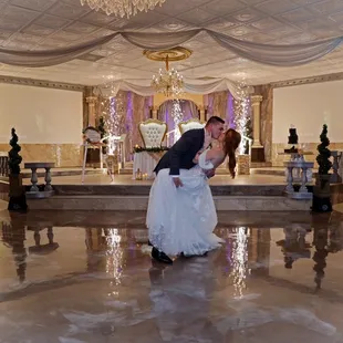 Tuscany Ballroom first dance with Sparkle Fountains