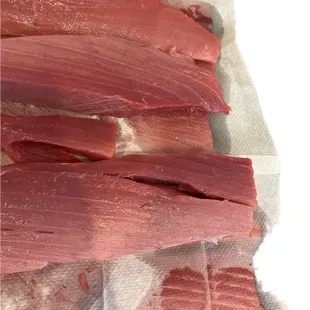 Bluefintuna . Broken cracked part .. they told me it's normal . They could not discount .. unbelievable!