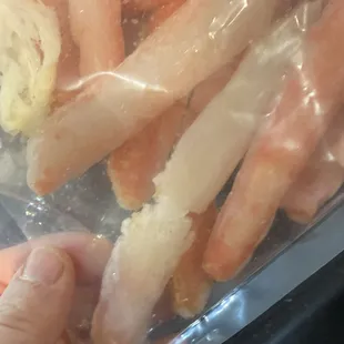 Frozen Snow crab legs broken .. The Sales rep told me it's normal .  ?!?!?!