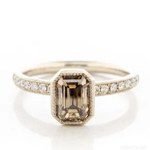 Located in Nob Hill Albuquerque, specializing in bespoke and vintage jewelry.  shopimec.com