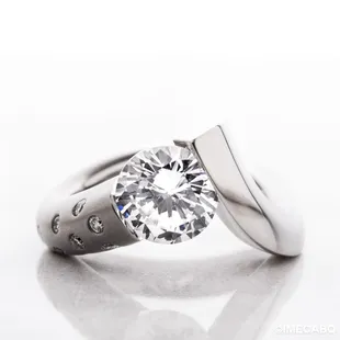 Located in Nob Hill Albuquerque, specializing in bespoke and vintage jewelry.  shopimec.com