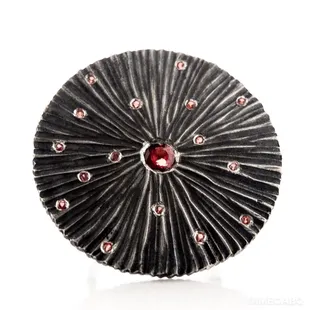 Located in Nob Hill Albuquerque, specializing in bespoke and vintage jewelry.  shopimec.com