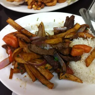 Tallarin Saltado de Carne