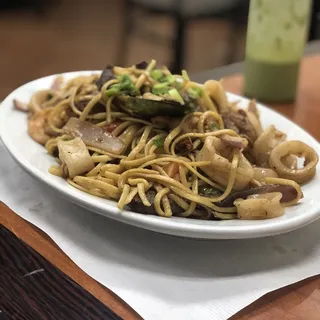 Tallarin Saltado Especial