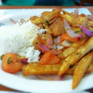 Saltado de Pollo