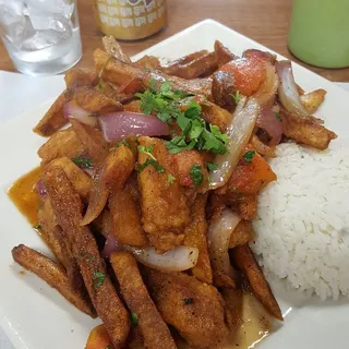 Pescado Saltado