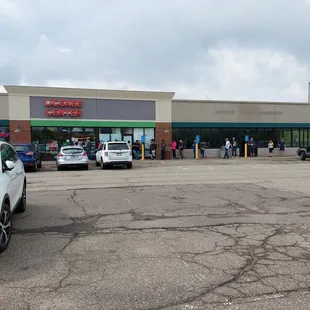 Long lines on Saturday