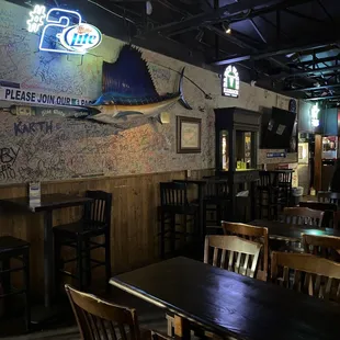 More of the back room.  Keep in mind this was 2:00 on  Tuesday afternoon.