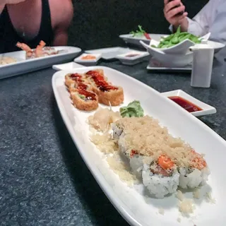 Spicy Salmon Crunch Roll