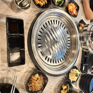 Grill with the banchan