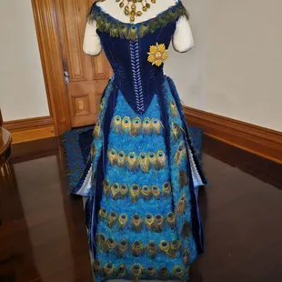 Queen&apos;s Peacock Feather Dress