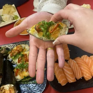 2 Piece Green Mussels Nigiri