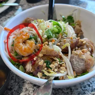 **ALLERGY WARNING** Noticed shrimp in my Egg Roll salad after mixing it around. Thankfully didn't need my epi pen.