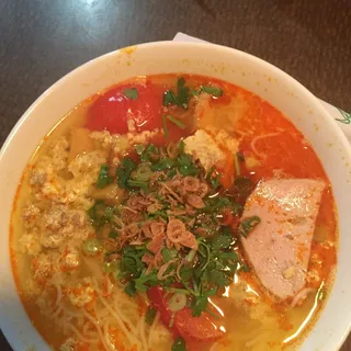 2. Crab Noodle Soup / Bún Riêu