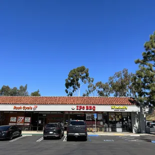 the outside of the restaurant