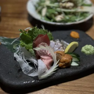Sashimi combo: tuna, fatty tuna, sea urchins and ?