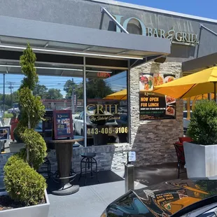 the outside of the restaurant