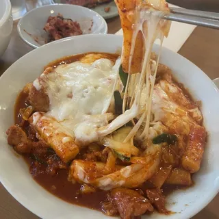 Tteokbboki with Spicy Pork