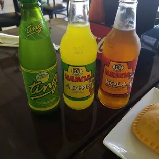 Ting, Pineapple &amp; Kola Champagne