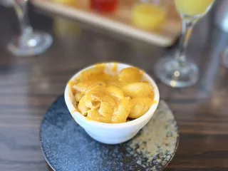 Vevetas Tapas by Pink Salt