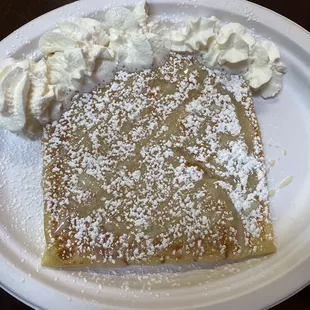 peaches and cream crêpe