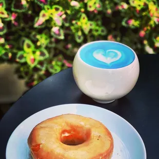 Blue Matcha Tea Latte and tepuy doughnuts!!