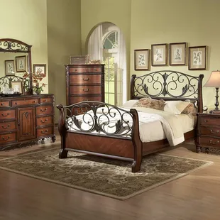 Metal &amp; Wood Sleigh bed room set. Queen or King size available.