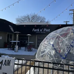 he outside of a restaurant