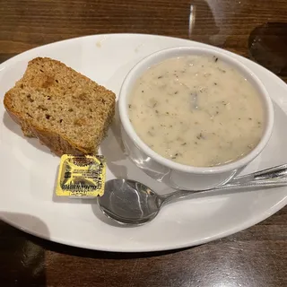 Irish Coast Seafood Chowder