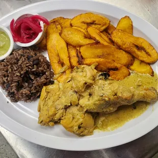 #CARIBBEAN #CURRYCHICKEN
 # RICEANDBEANS
 #SWEETPLANTAIN